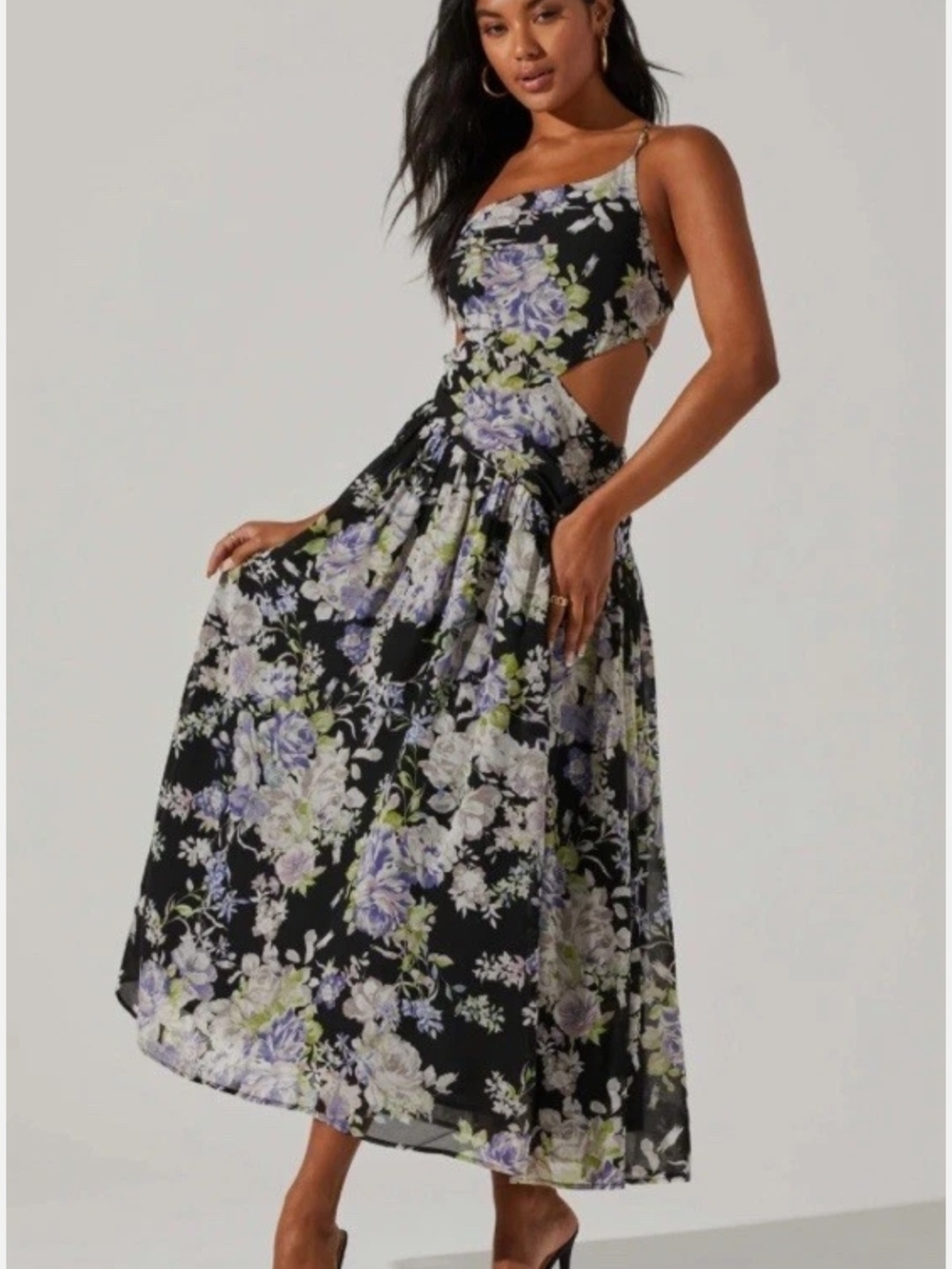 ASTR the Label Floral Lace-up Maxi Dress in Black Floral Poly (Large)